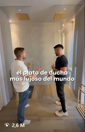 Reel de Winn Builders: «El plato de ducha más lujoso del mundo», 2,6M visitas en Instagram